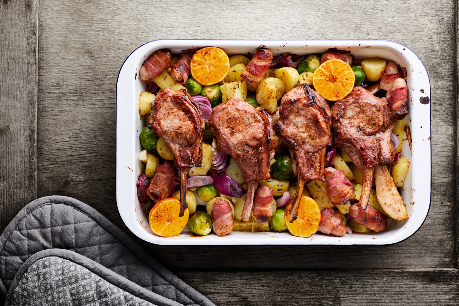 Festive pork traybake - Porc Blasus