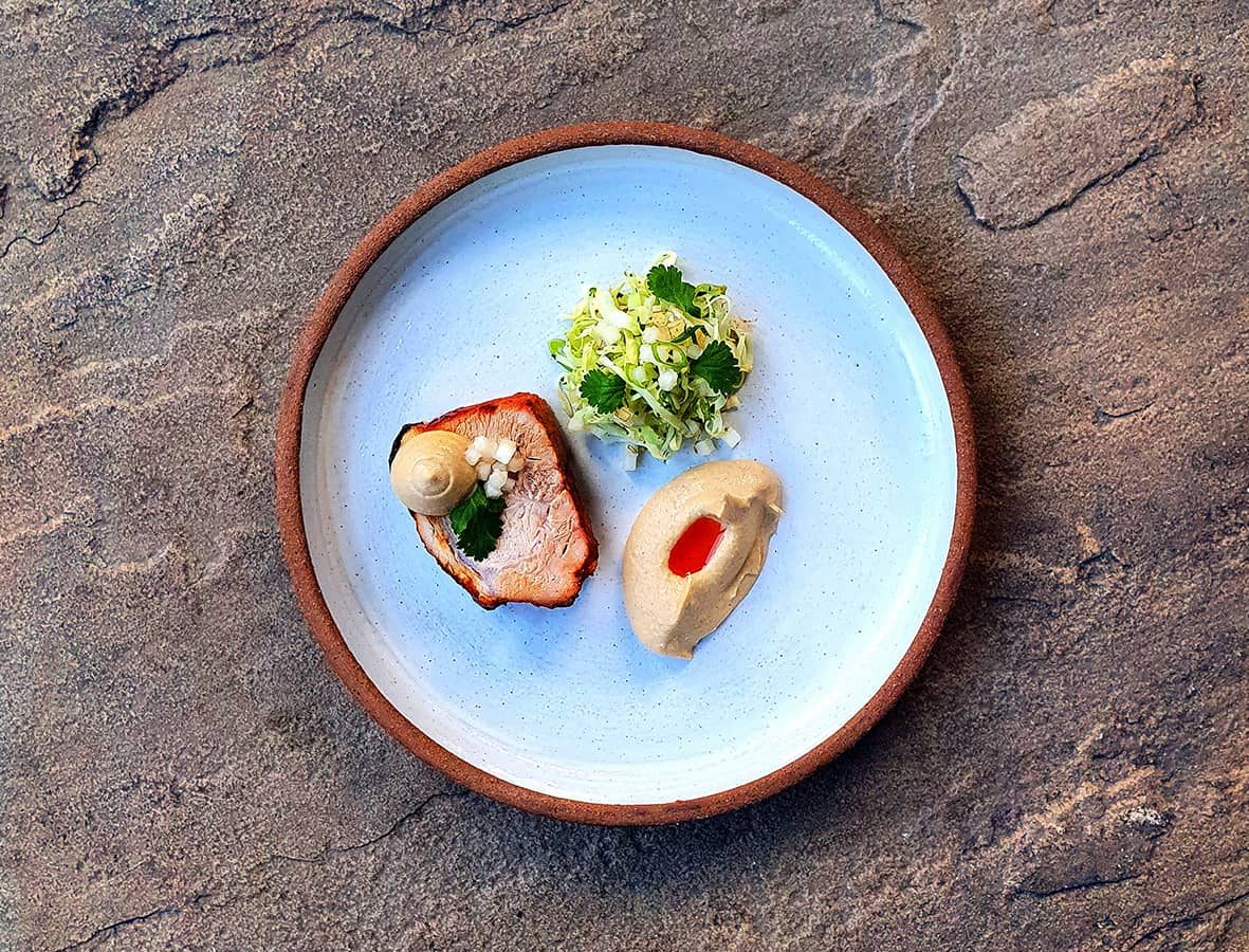 Char siu pork with hispi salad and celeriac purée by Simmie_V - Porc Blasus